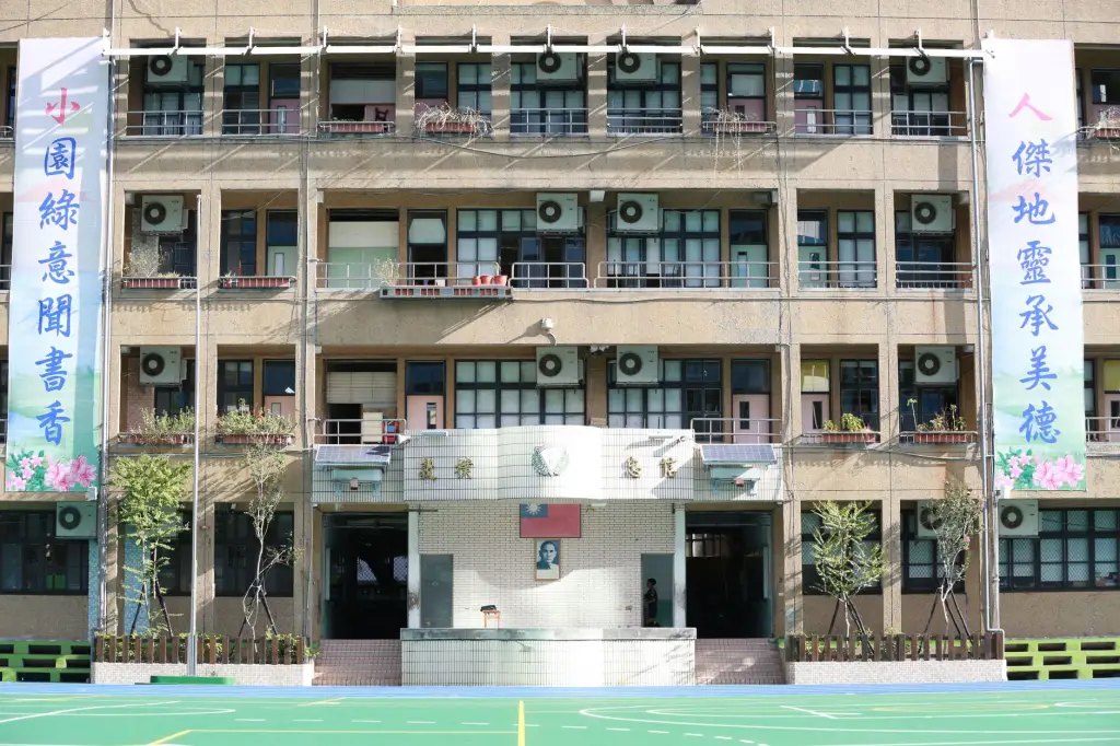 建筑五金交电产品选型对比：稳定性与性价比分析
